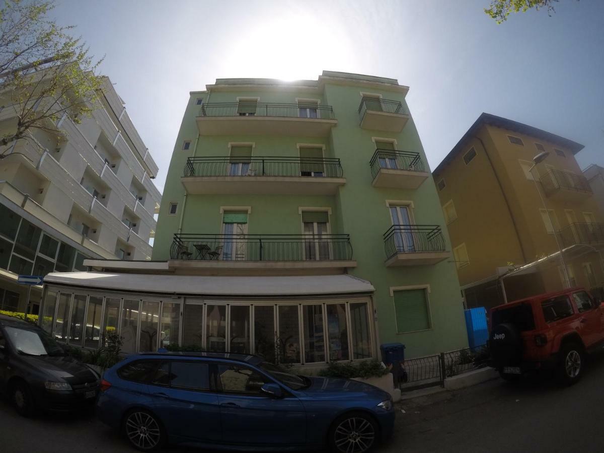 Alevon Hotel Ріміні Екстер'єр фото